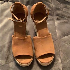 Universal thread - platform wedges.